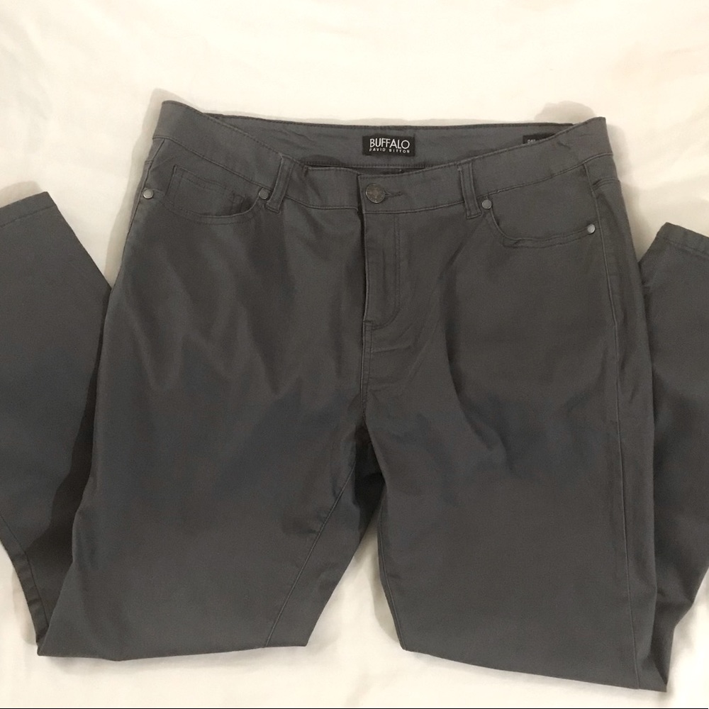 Buffalo by David Bitton grey capris size 12/32
